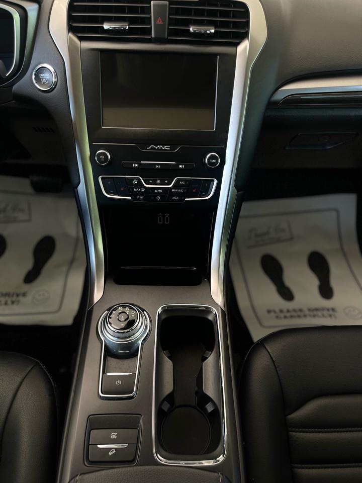 Ford Fusion Hybrid SEL 2019