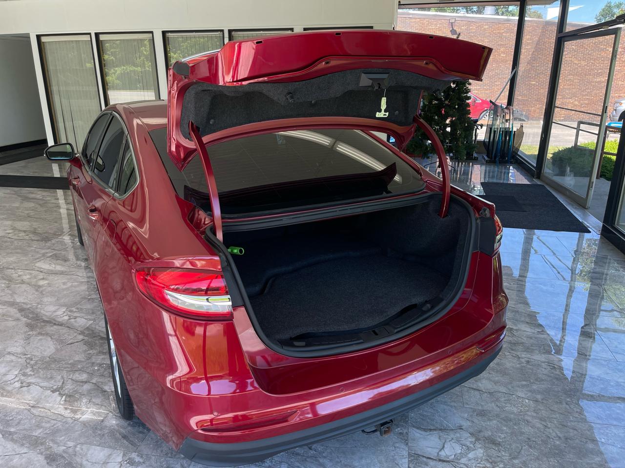 Ford Fusion Hybrid SEL 2019