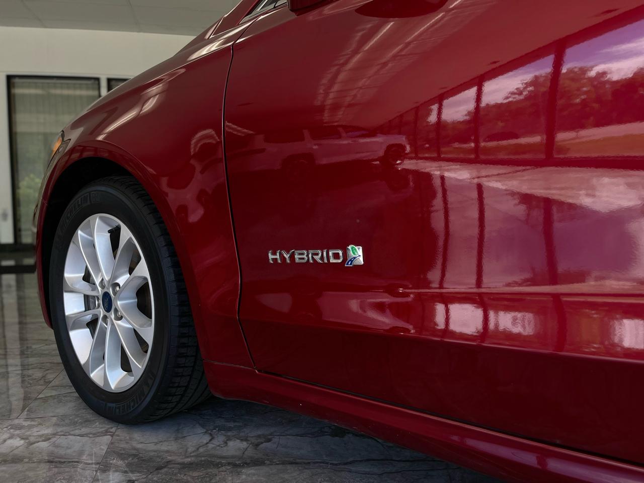 Ford Fusion Hybrid SEL 2019
