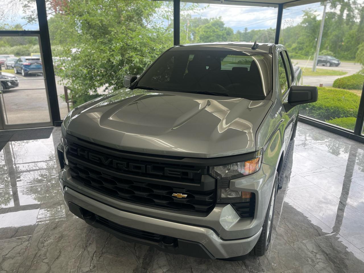 Chevrolet Silverado 1500 Custom Double Cab 4WD 2024