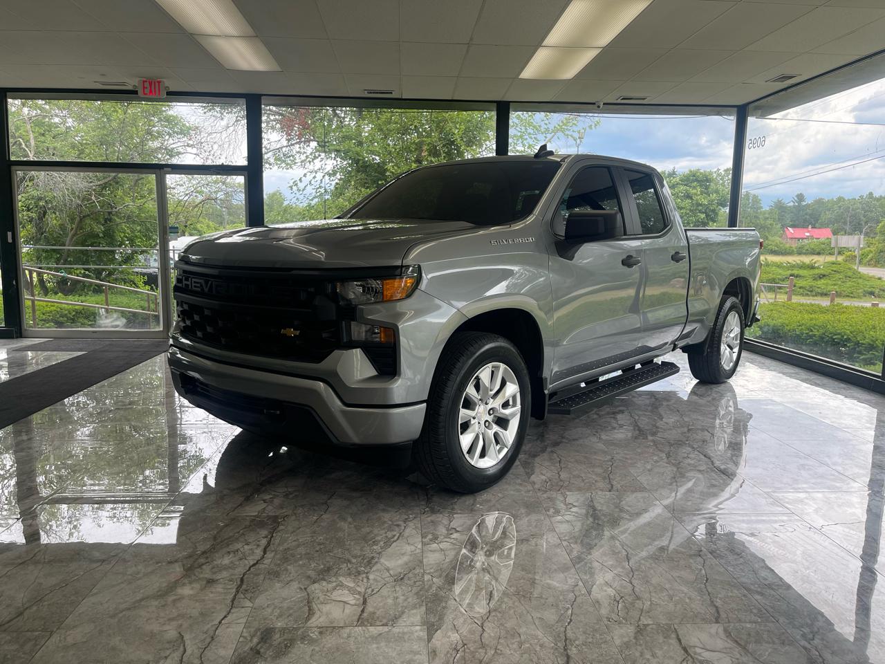 Chevrolet Silverado 1500 Custom Double Cab 4WD 2024