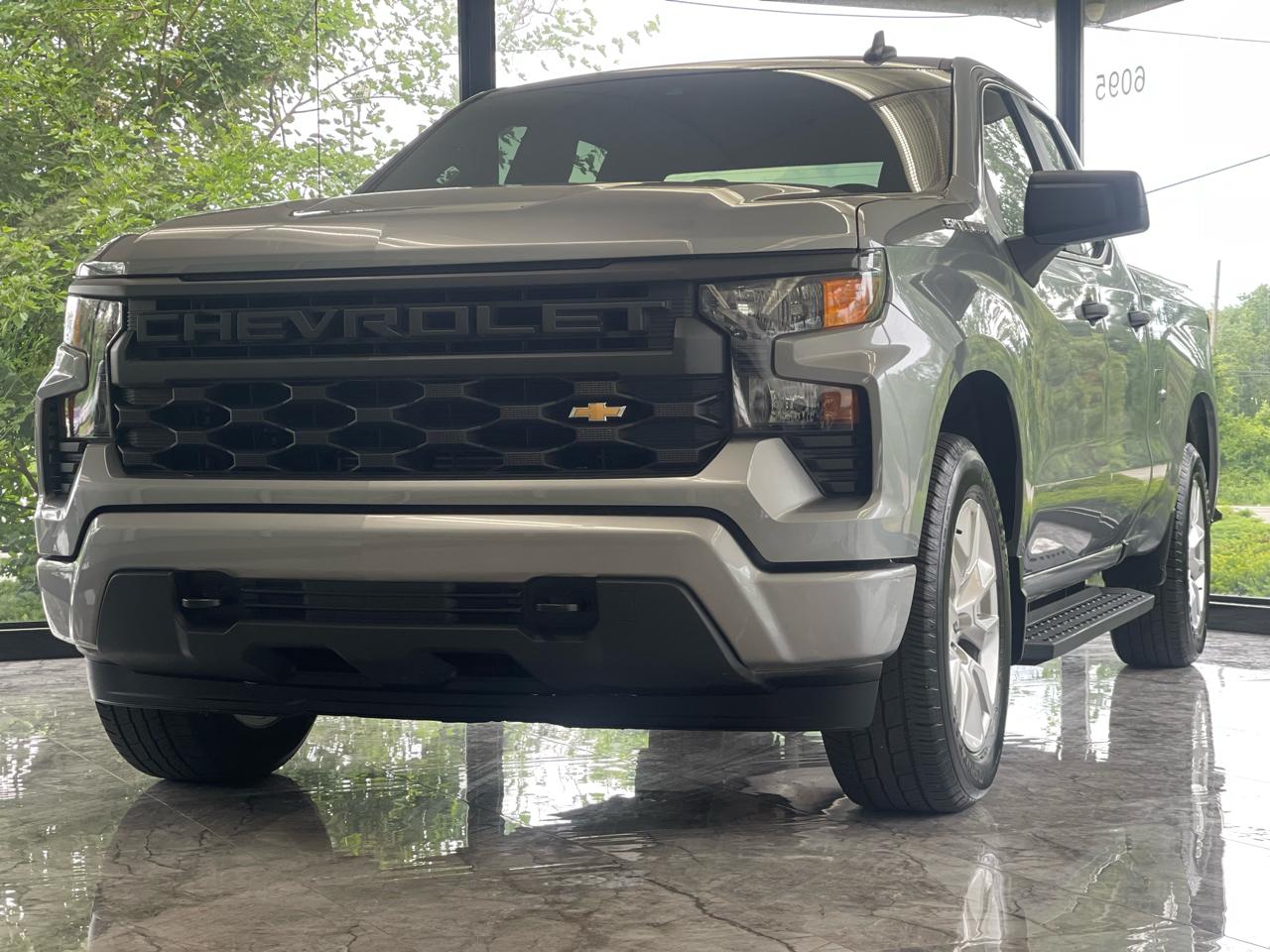 Chevrolet Silverado 1500 Custom Double Cab 4WD 2024