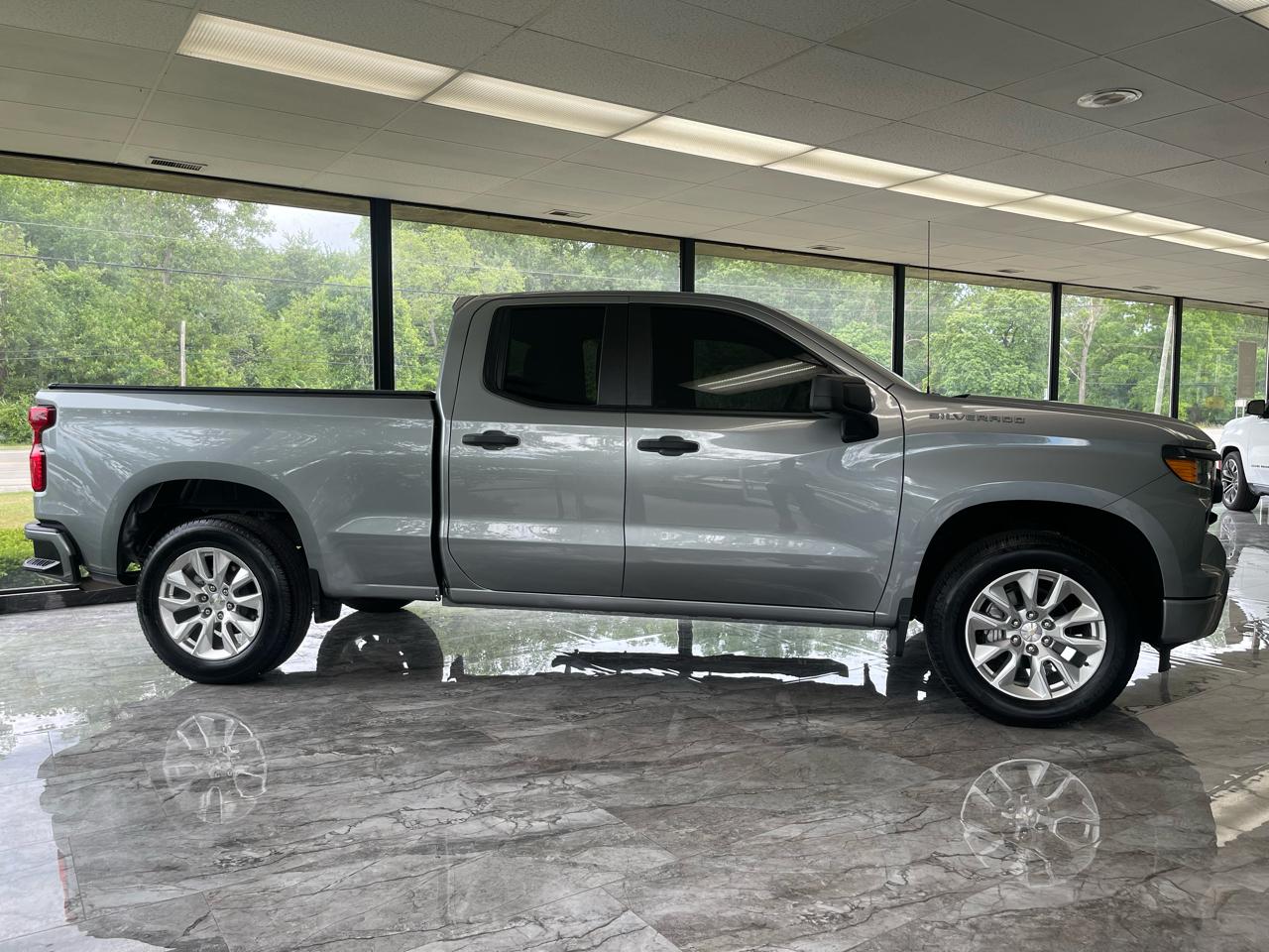 Chevrolet Silverado 1500 Custom Double Cab 4WD 2024