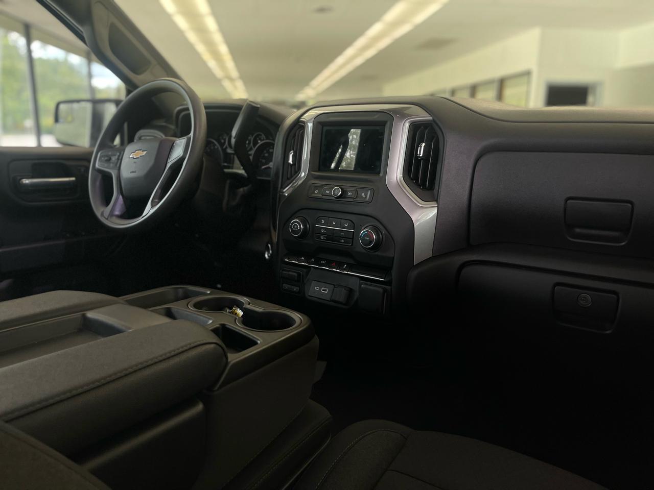 Chevrolet Silverado 1500 Custom Double Cab 4WD 2024