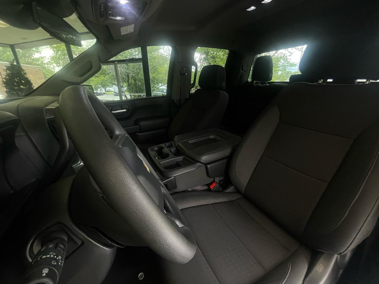 Chevrolet Silverado 1500 Custom Double Cab 4WD 2024