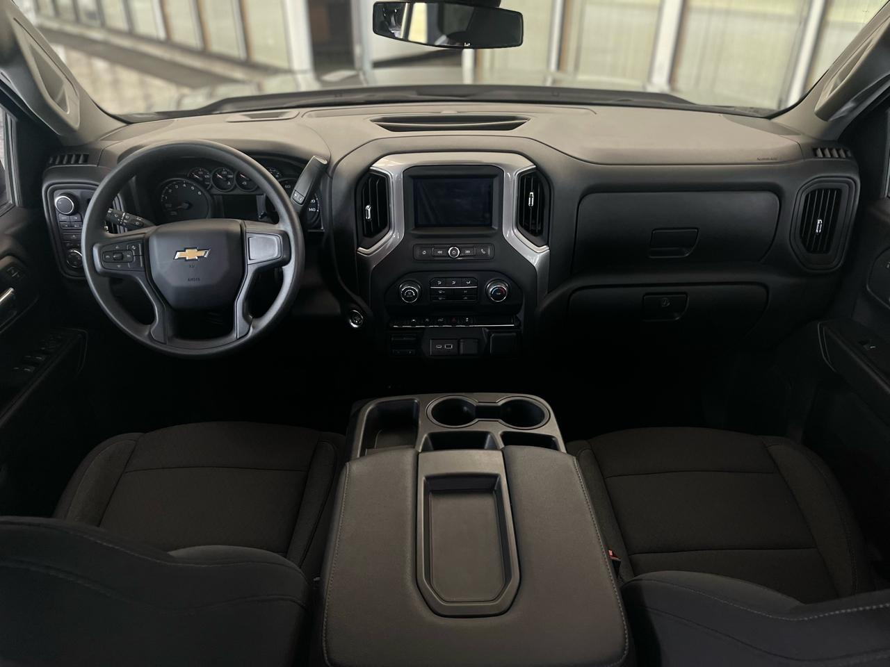 Chevrolet Silverado 1500 Custom Double Cab 4WD 2024