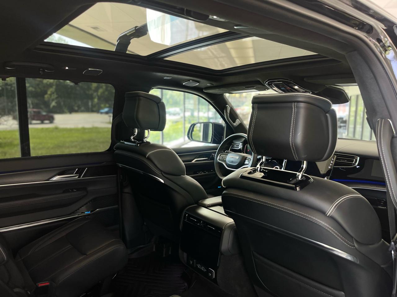 Jeep Grand Wagoneer Series II 4WD 2024