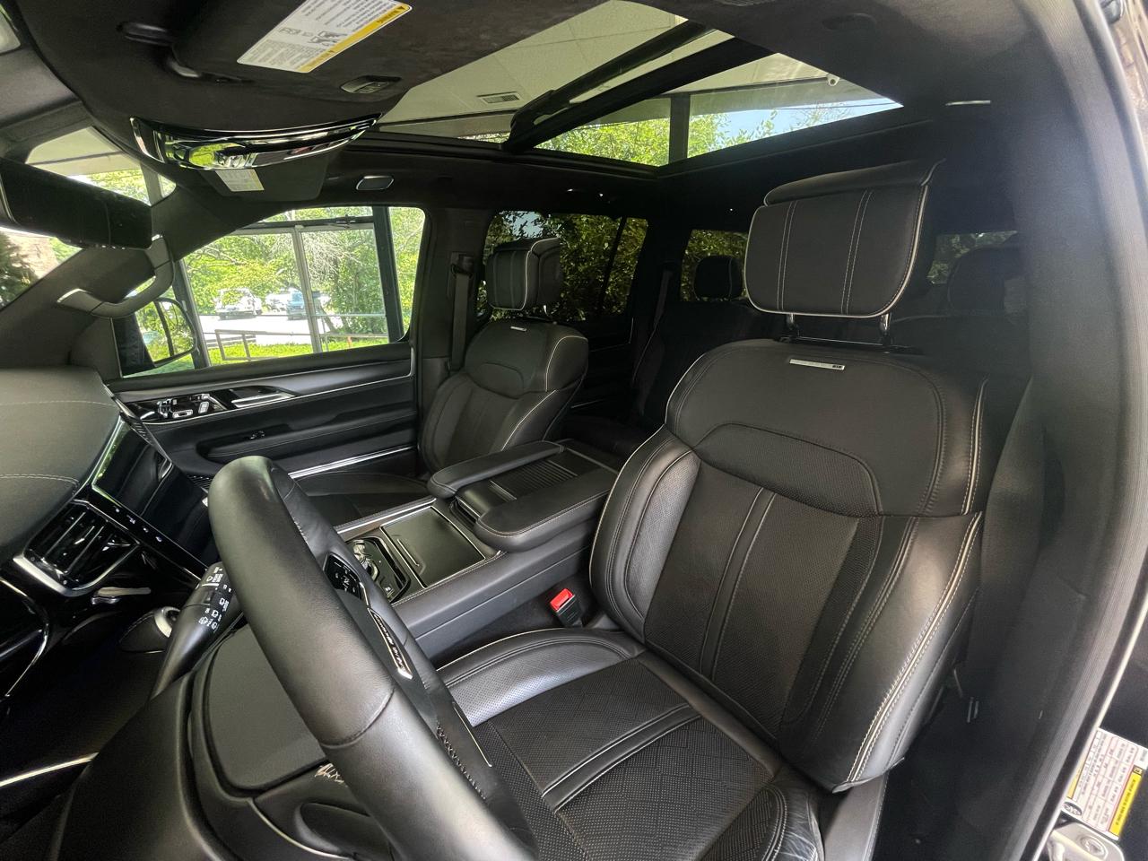 Jeep Grand Wagoneer Series II 4WD 2024