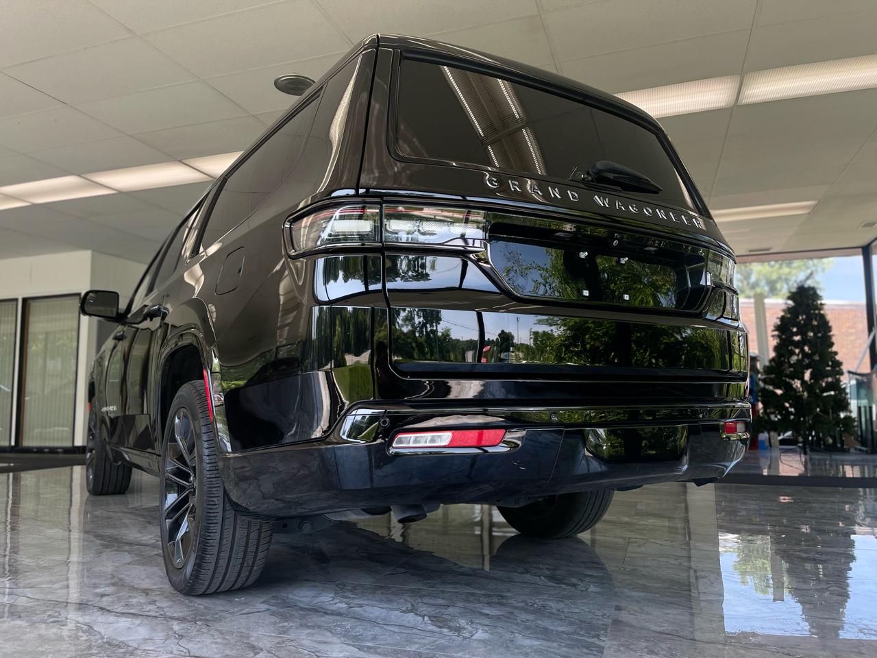 Jeep Grand Wagoneer Series II 4WD 2024