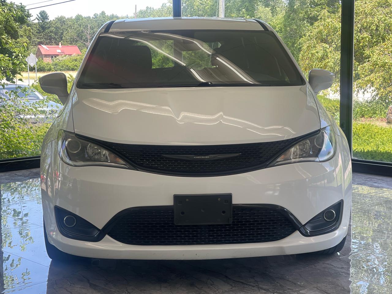 Chrysler Pacifica Touring Plus 2020
