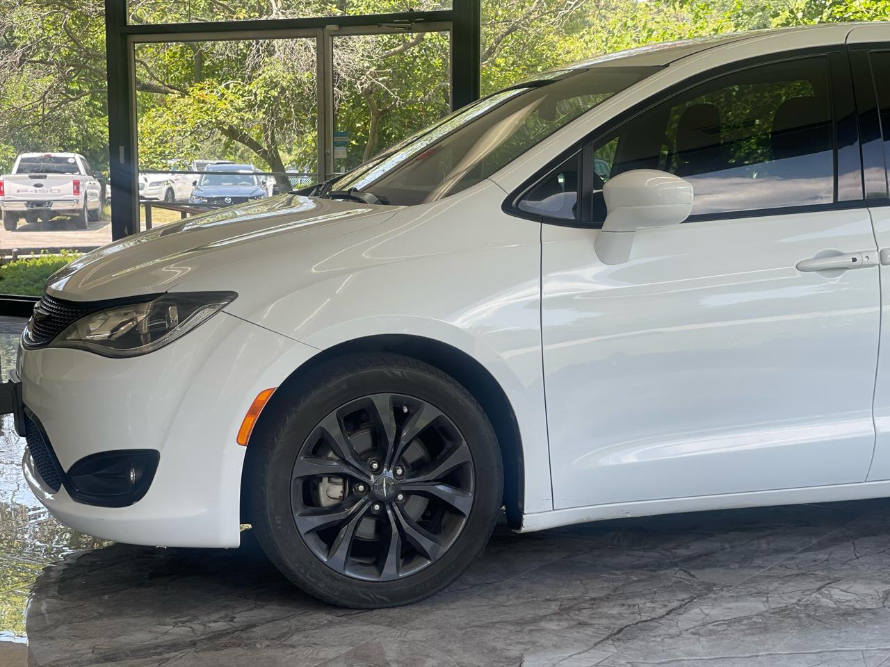 Chrysler Pacifica Touring Plus 2020