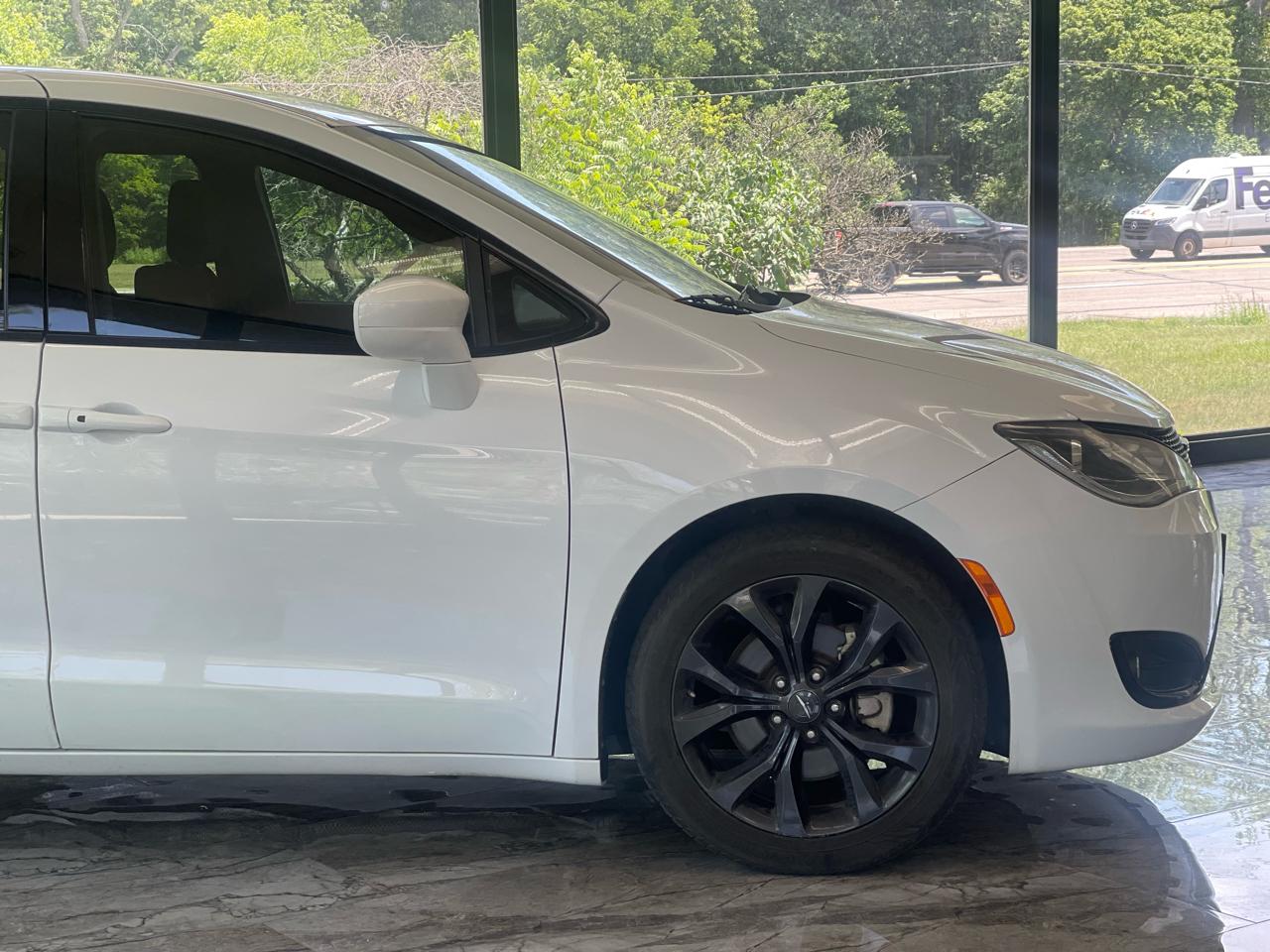 Chrysler Pacifica Touring Plus 2020
