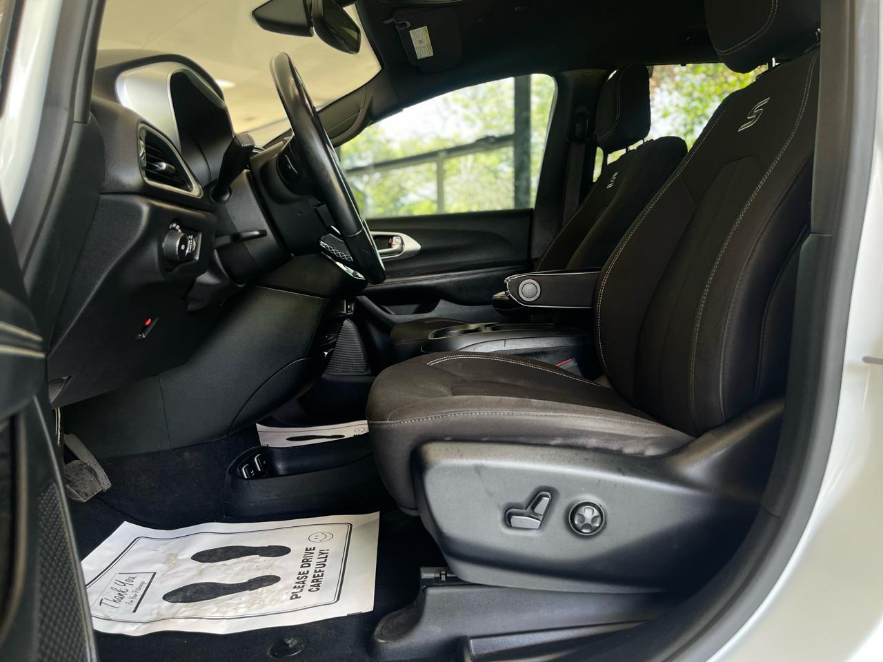 Chrysler Pacifica Touring Plus 2020