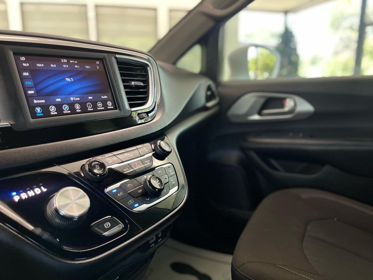 Chrysler Pacifica Touring Plus 2020