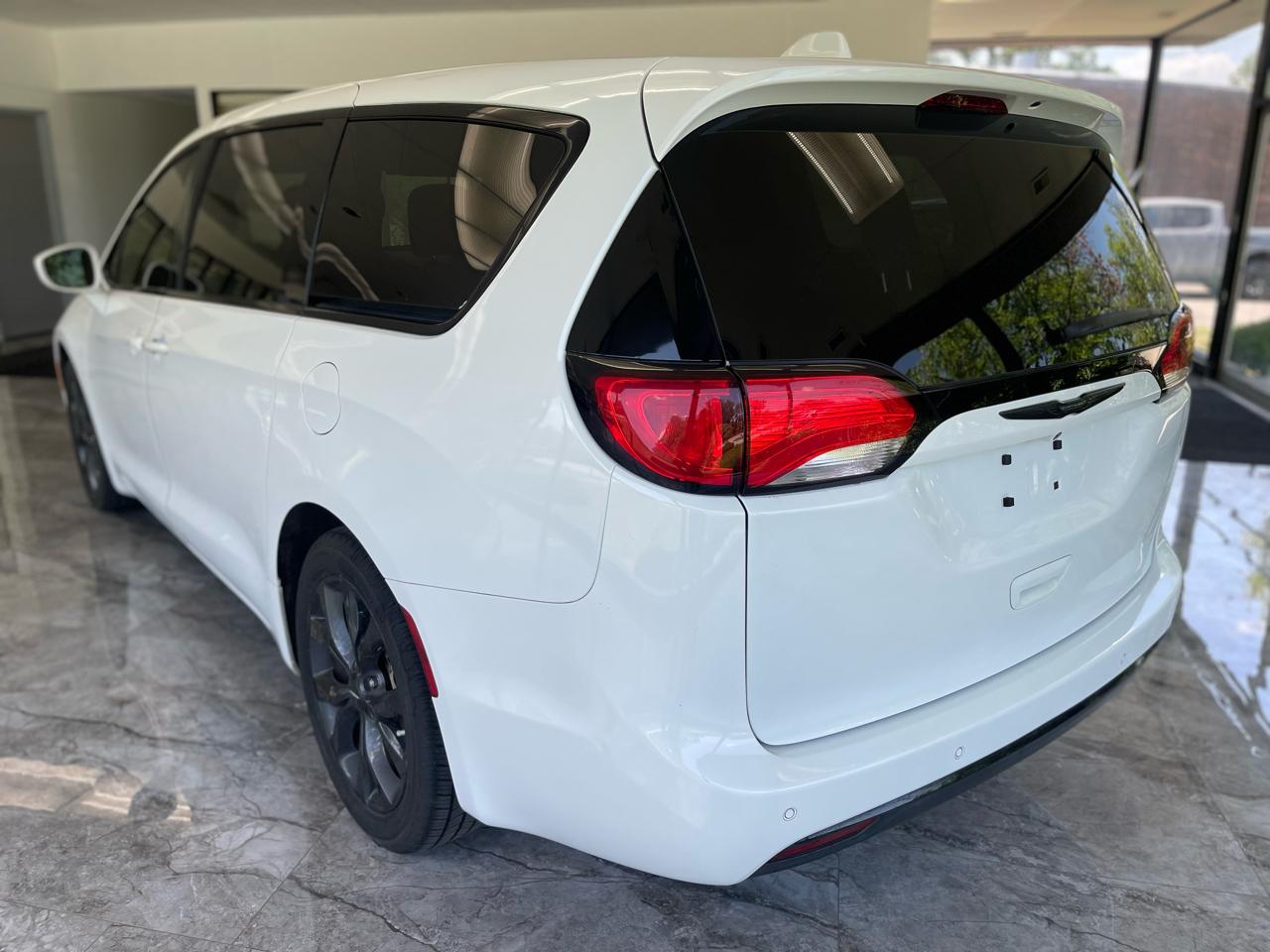 Chrysler Pacifica Touring Plus 2020