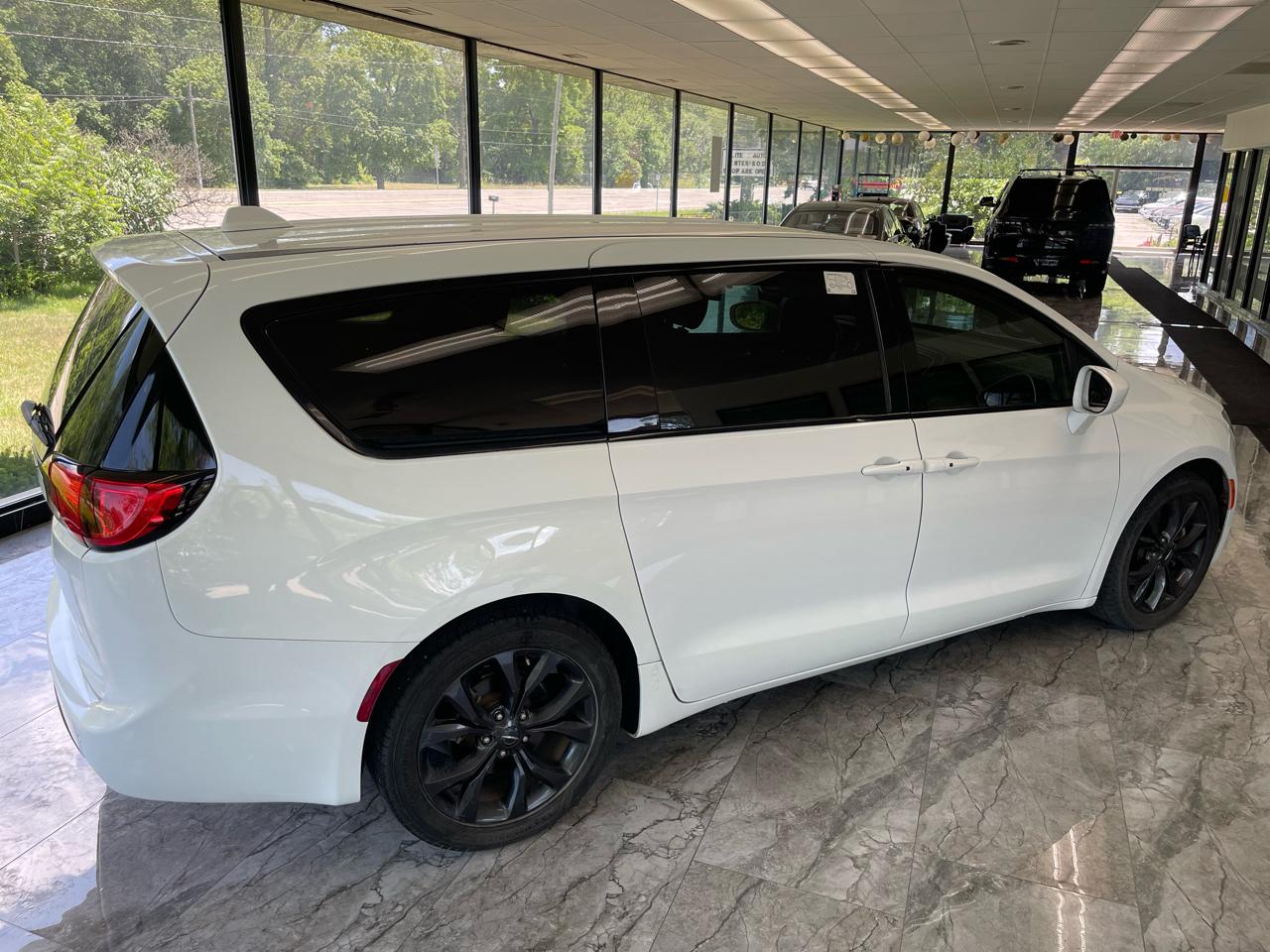 Chrysler Pacifica Touring Plus 2020