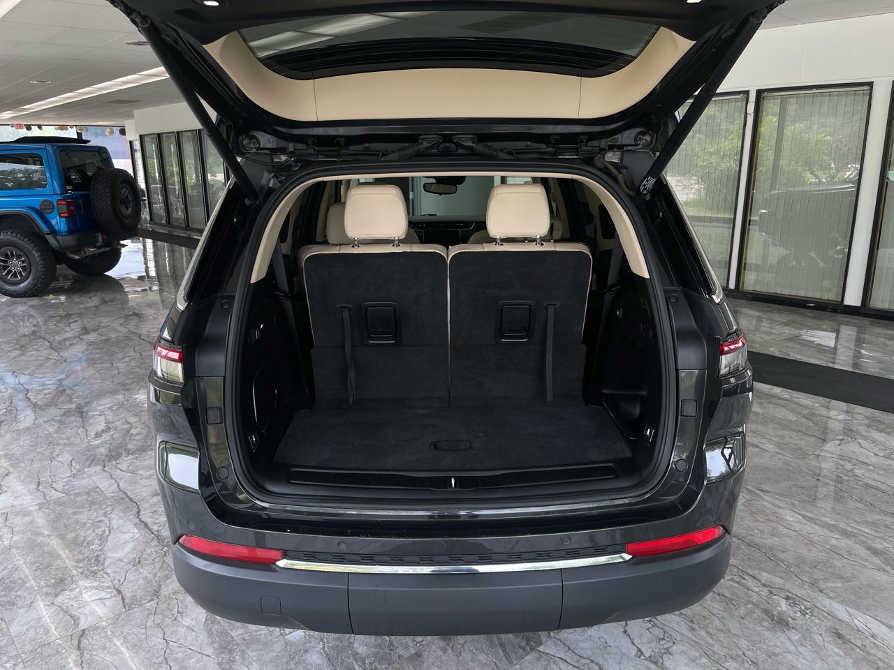 Jeep Grand Cherokee L Limited 4WD 2022