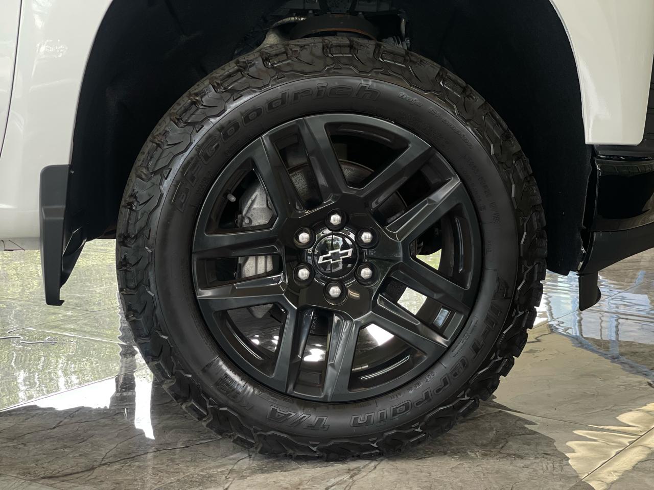 Chevrolet Silverado 1500 Limited LT Trail Boss Crew Cab Long Box 4WD 2022