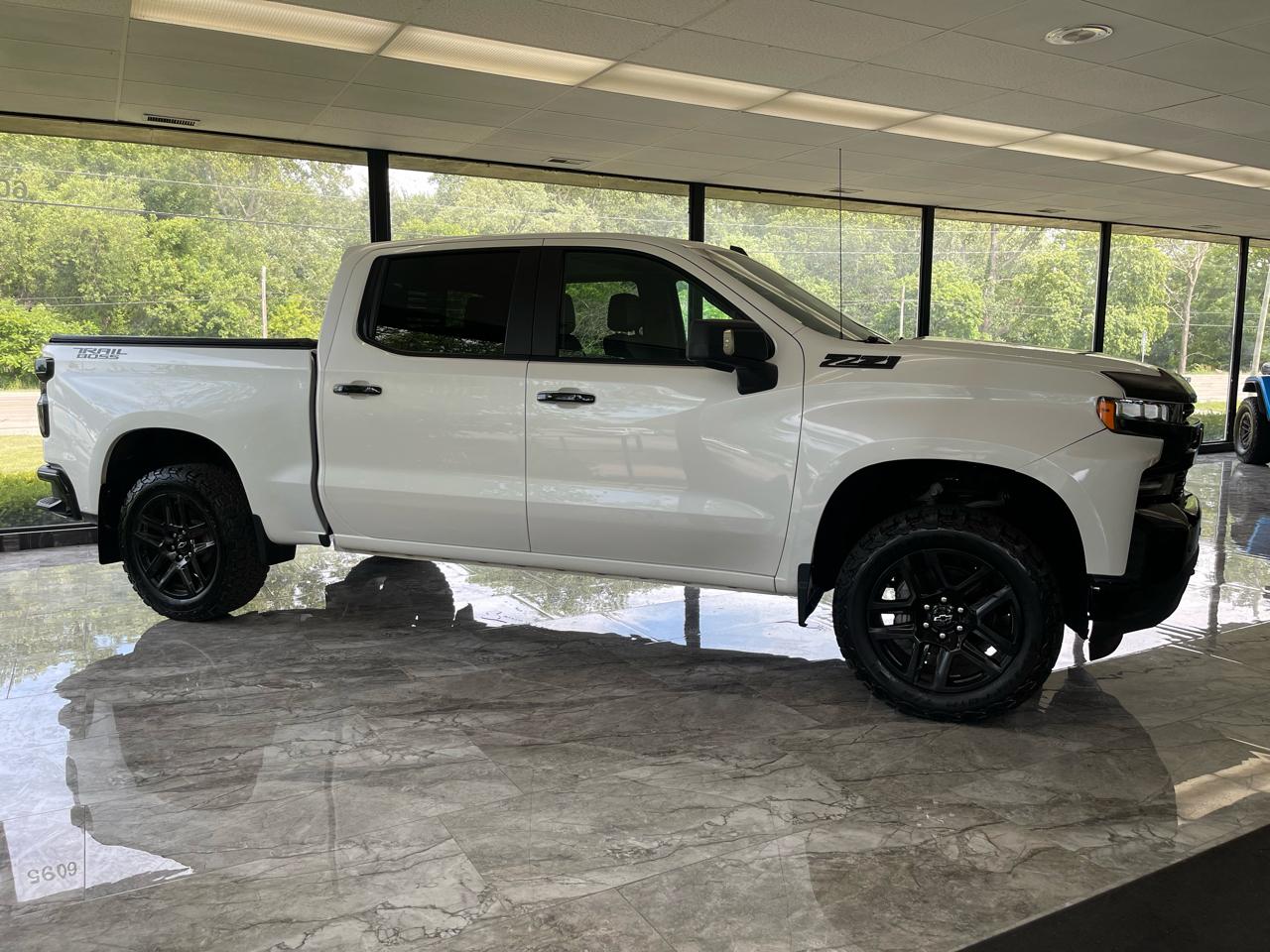 Chevrolet Silverado 1500 Limited LT Trail Boss Crew Cab Long Box 4WD 2022