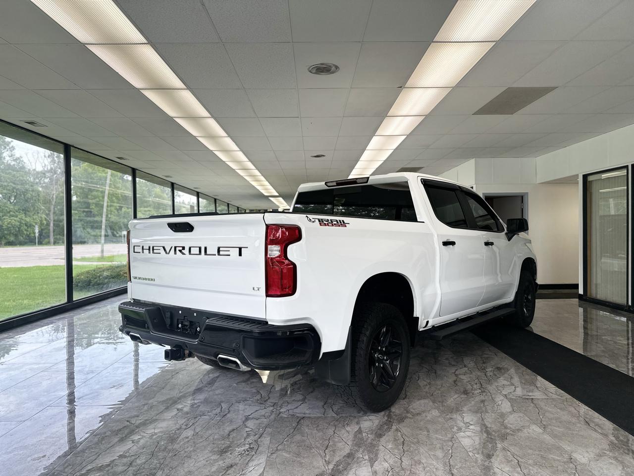Chevrolet Silverado 1500 LT Trail Boss Crew Cab Long Box 4WD 2021