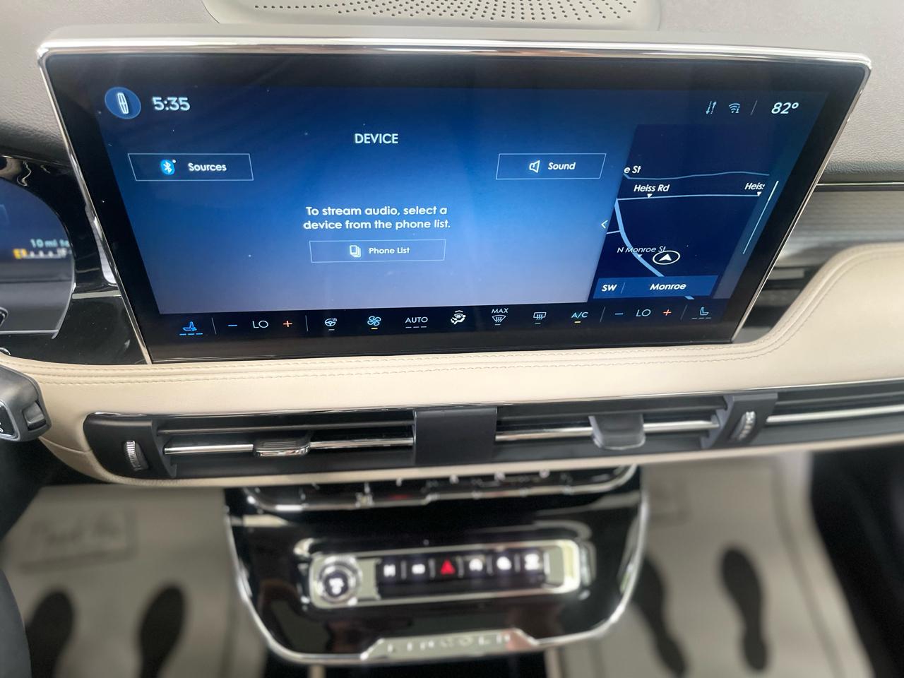 Lincoln Corsair Premiere 2026