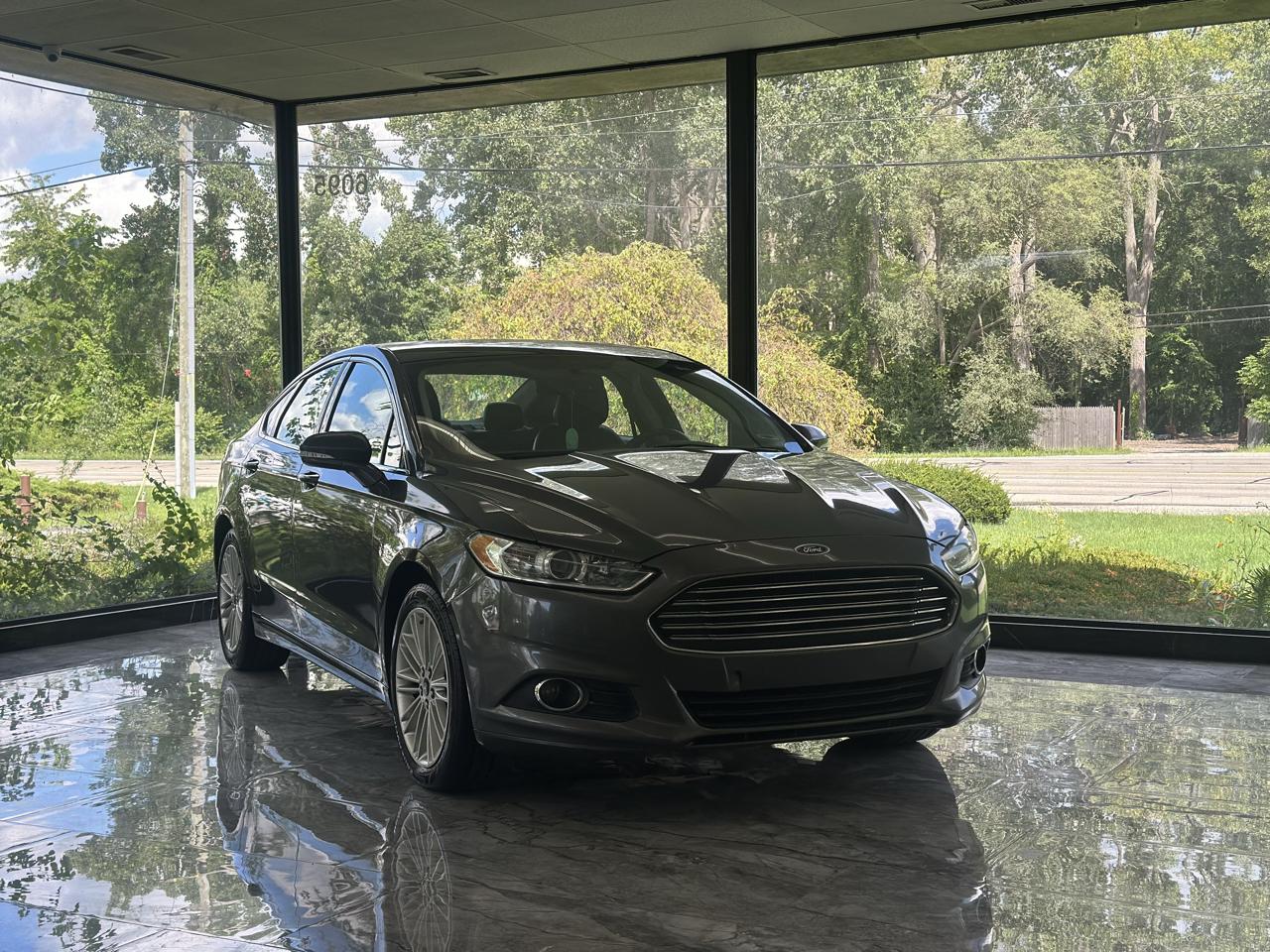 Ford Fusion SE 2016