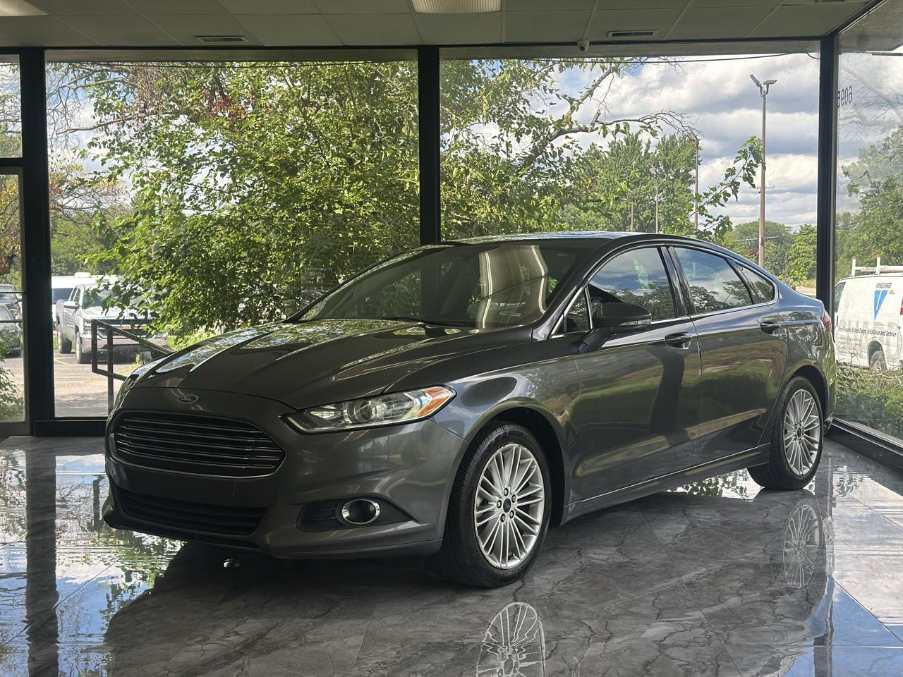 Ford Fusion SE 2016