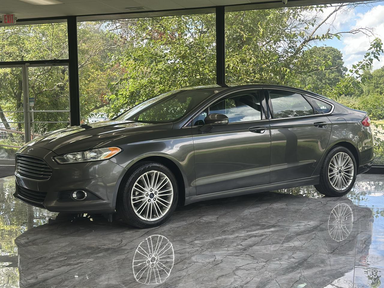 Ford Fusion SE 2016