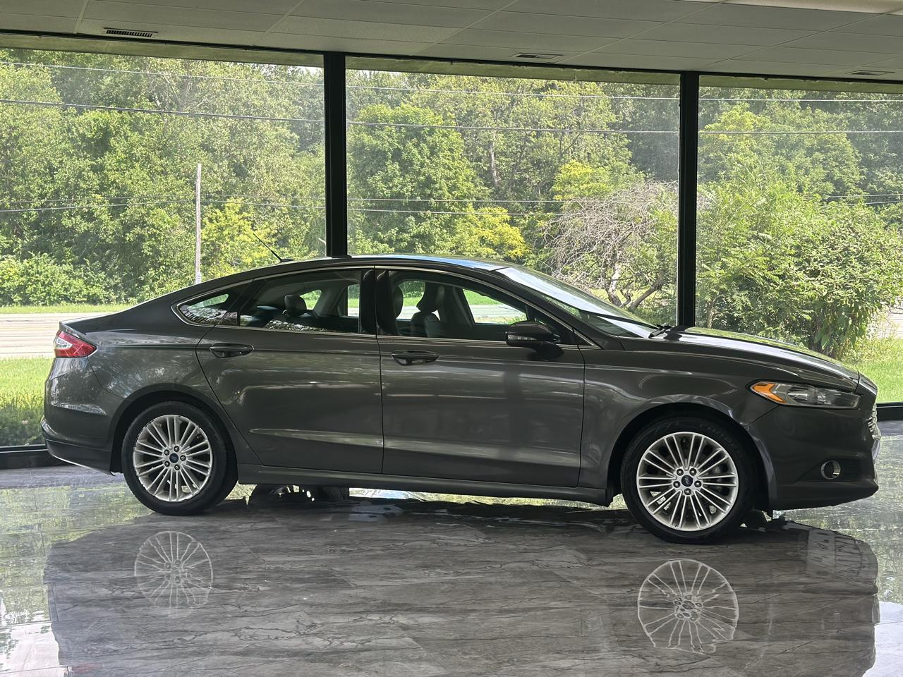 Ford Fusion SE 2016