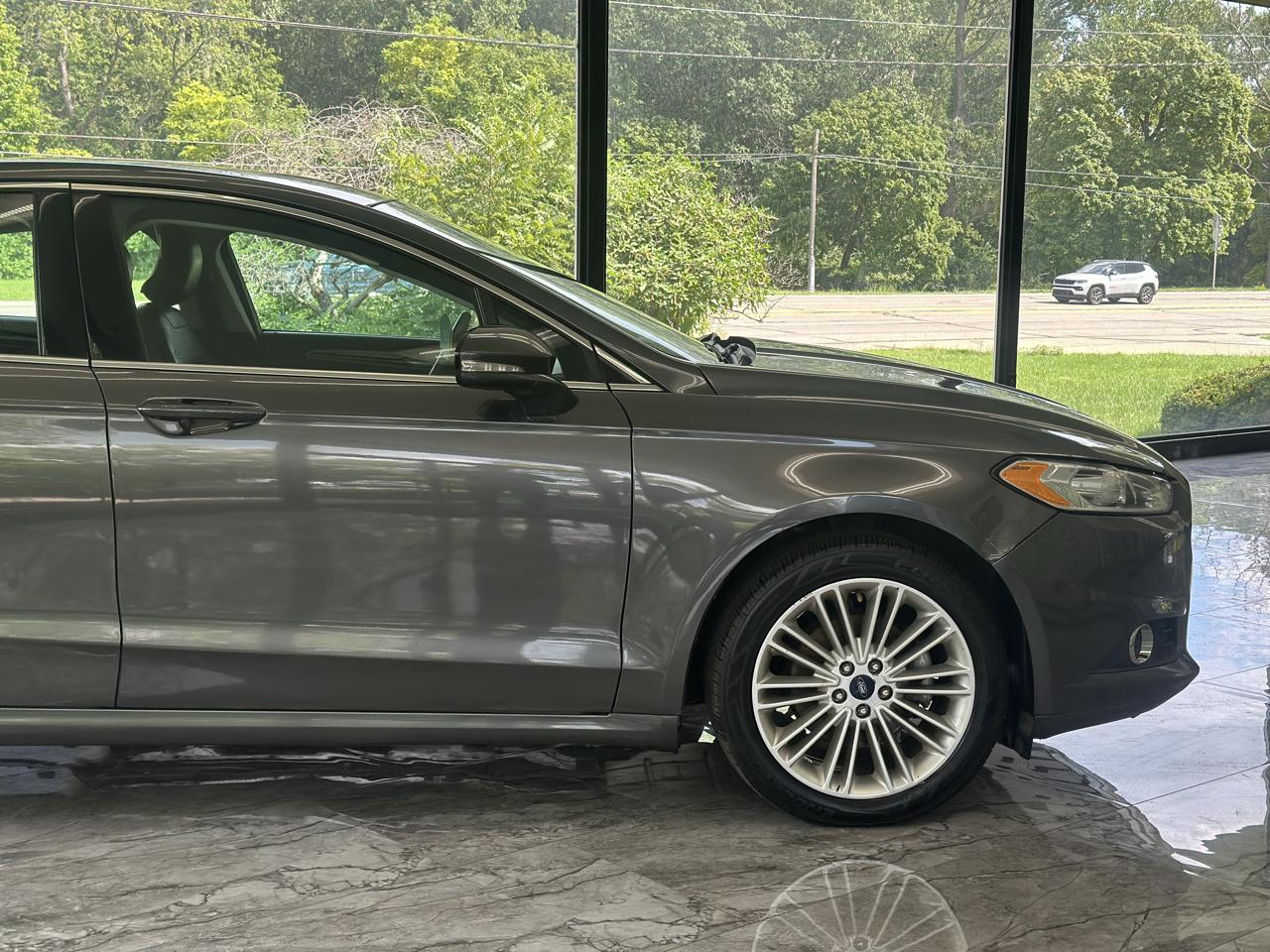 Ford Fusion SE 2016