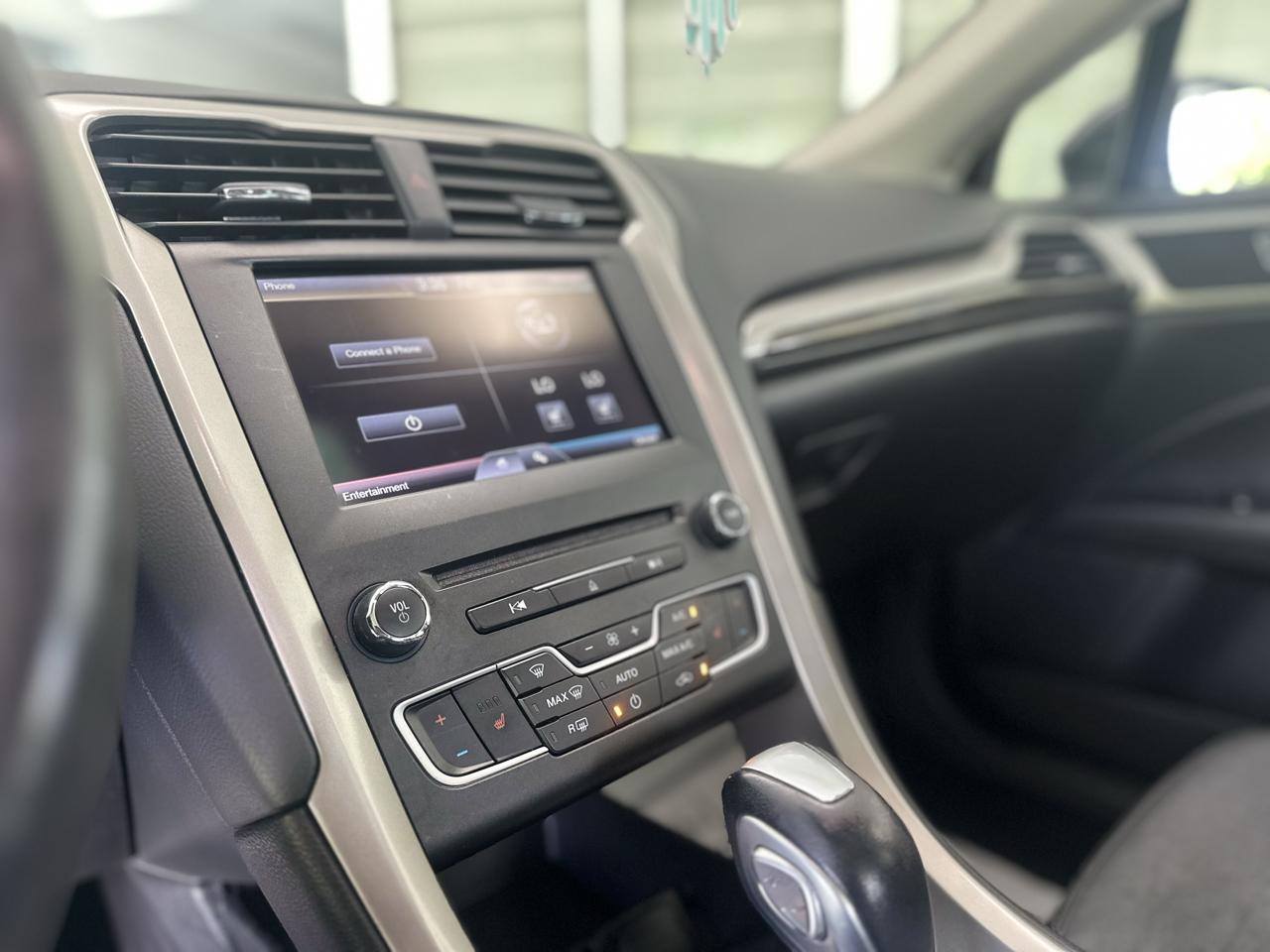Ford Fusion SE 2016