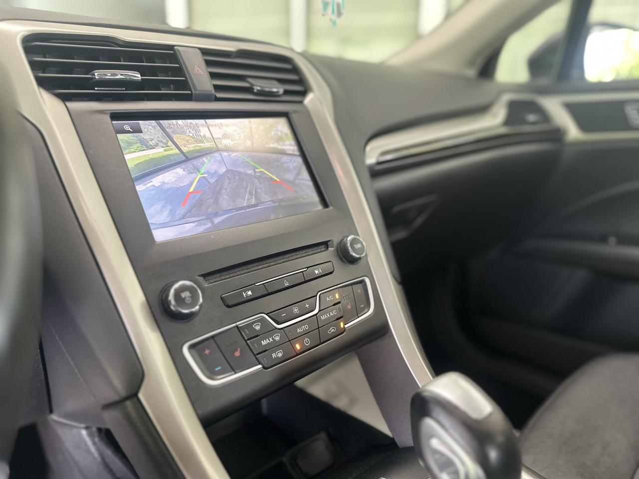 Ford Fusion SE 2016