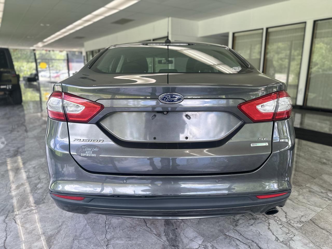 Ford Fusion SE 2016