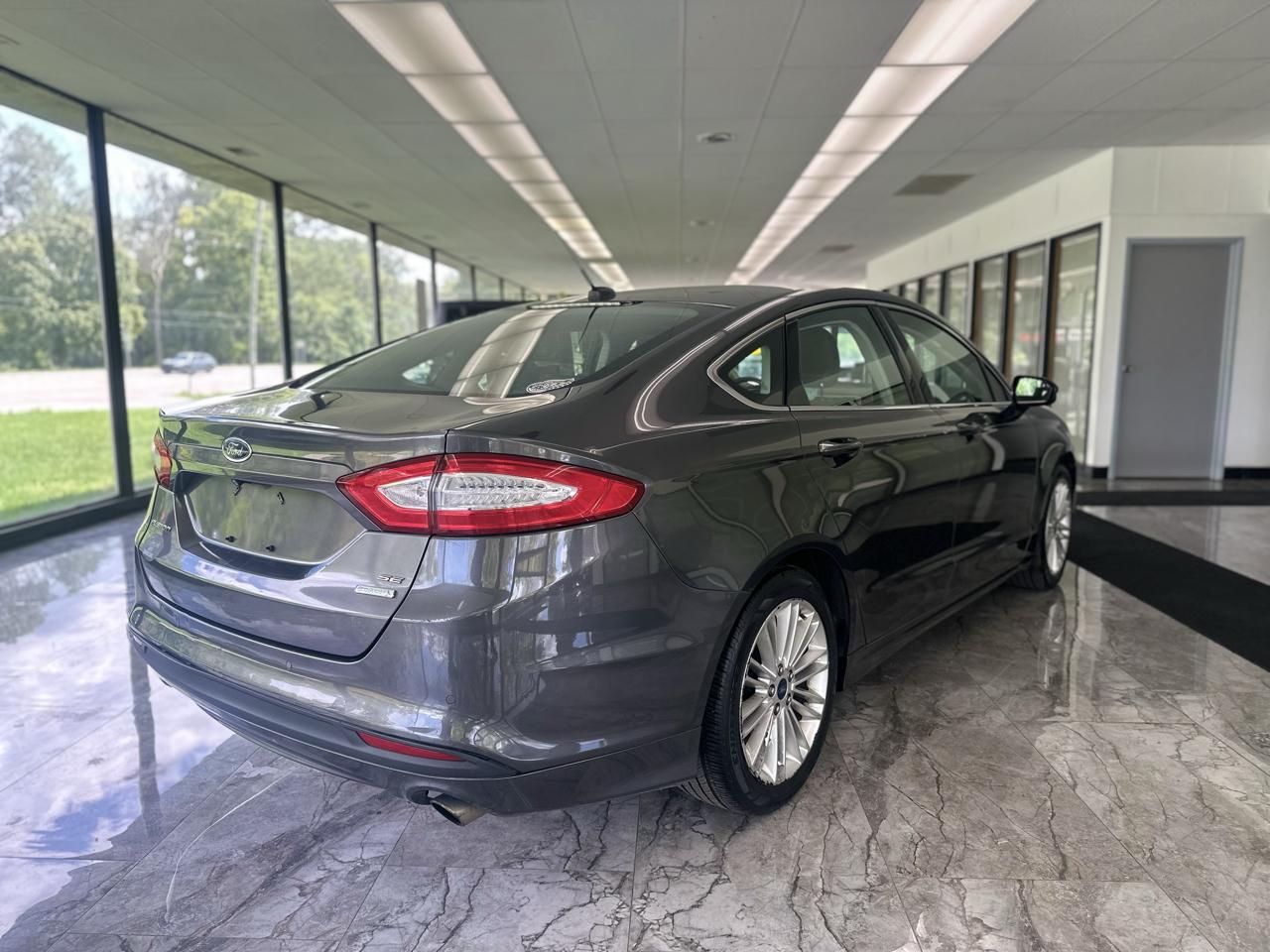 Ford Fusion SE 2016