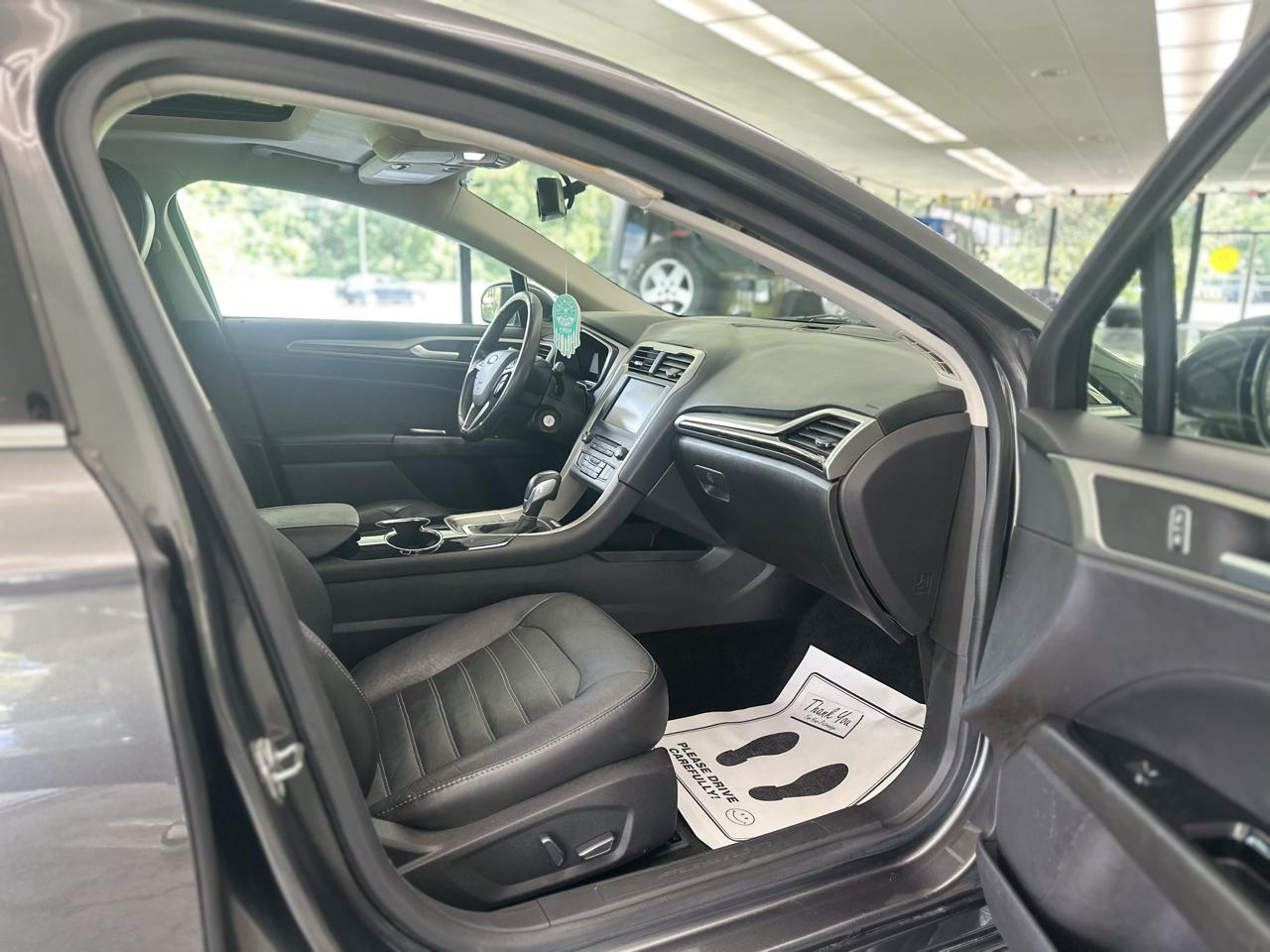Ford Fusion SE 2016