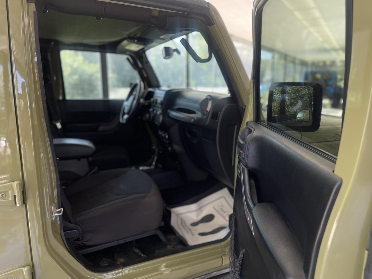 Jeep Wrangler Unlimited Sport 4WD 2013
