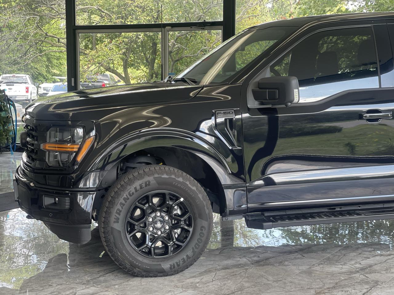 Ford F-150 XLT SuperCrew 4WD 2025