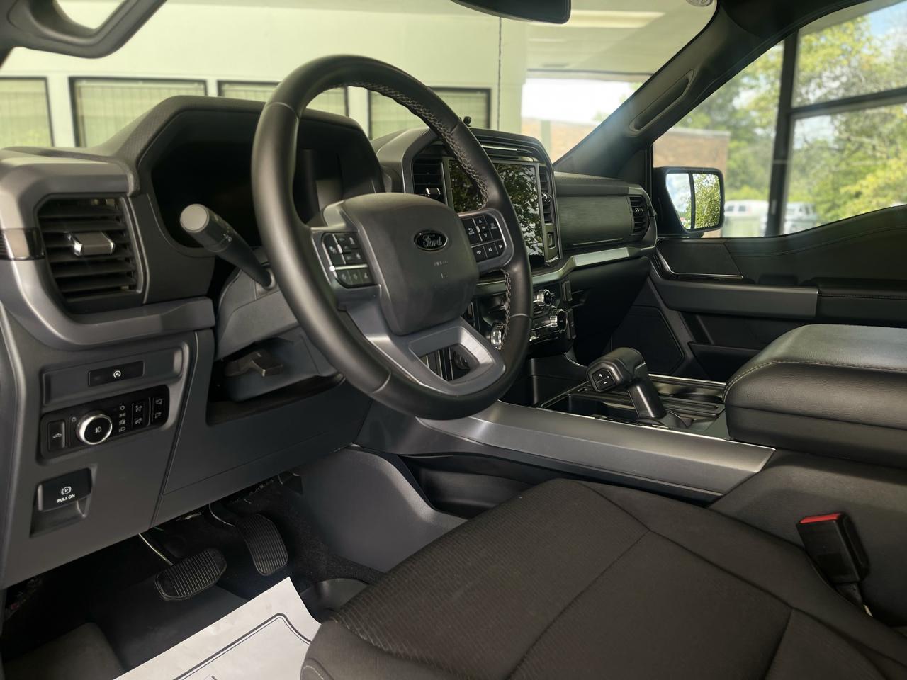 Ford F-150 XLT SuperCrew 4WD 2025