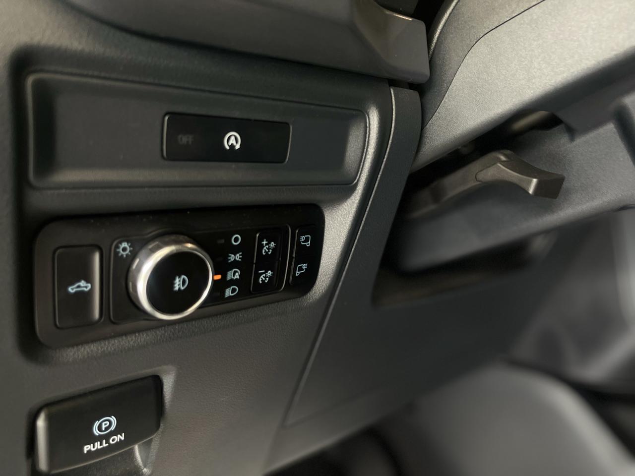 Ford F-150 XLT SuperCrew 4WD 2025