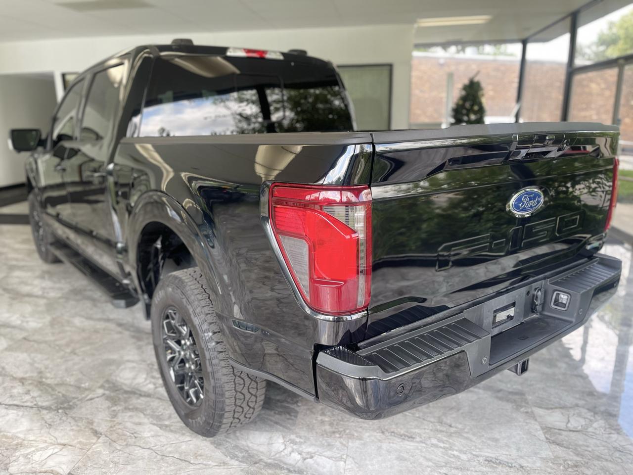 Ford F-150 XLT SuperCrew 4WD 2025