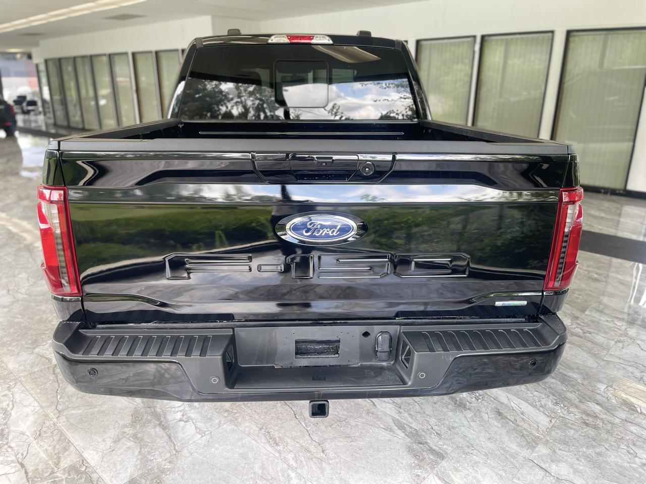 Ford F-150 XLT SuperCrew 4WD 2025