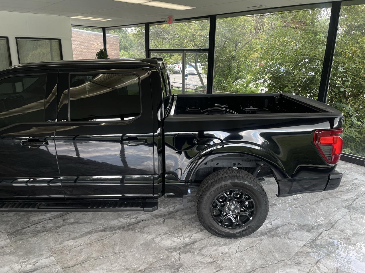 Ford F-150 XLT SuperCrew 4WD 2025