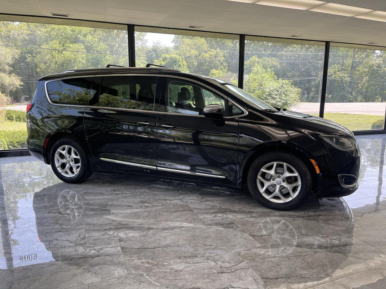Chrysler Pacifica Limited 2020
