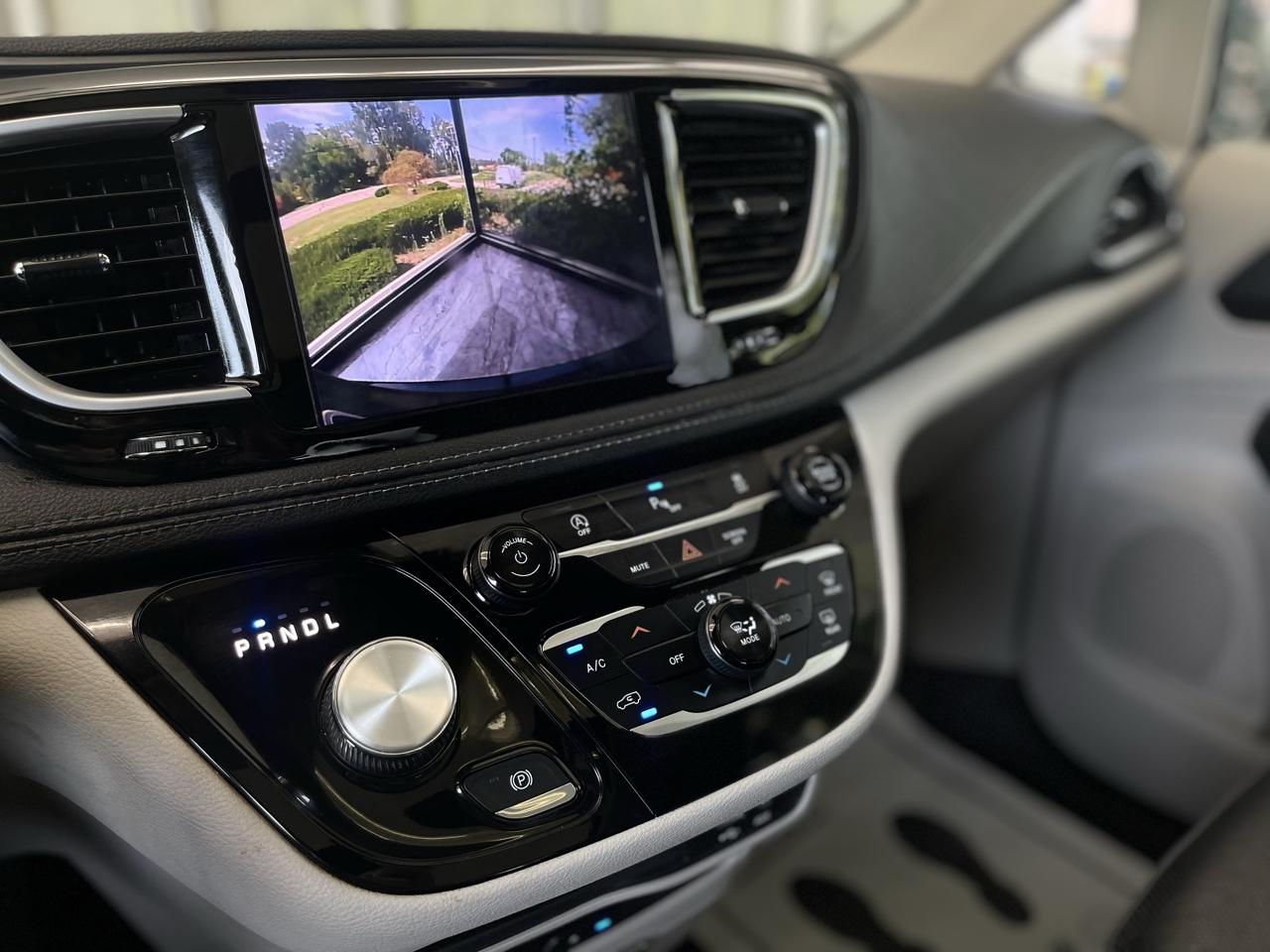 Chrysler Pacifica Limited 2020