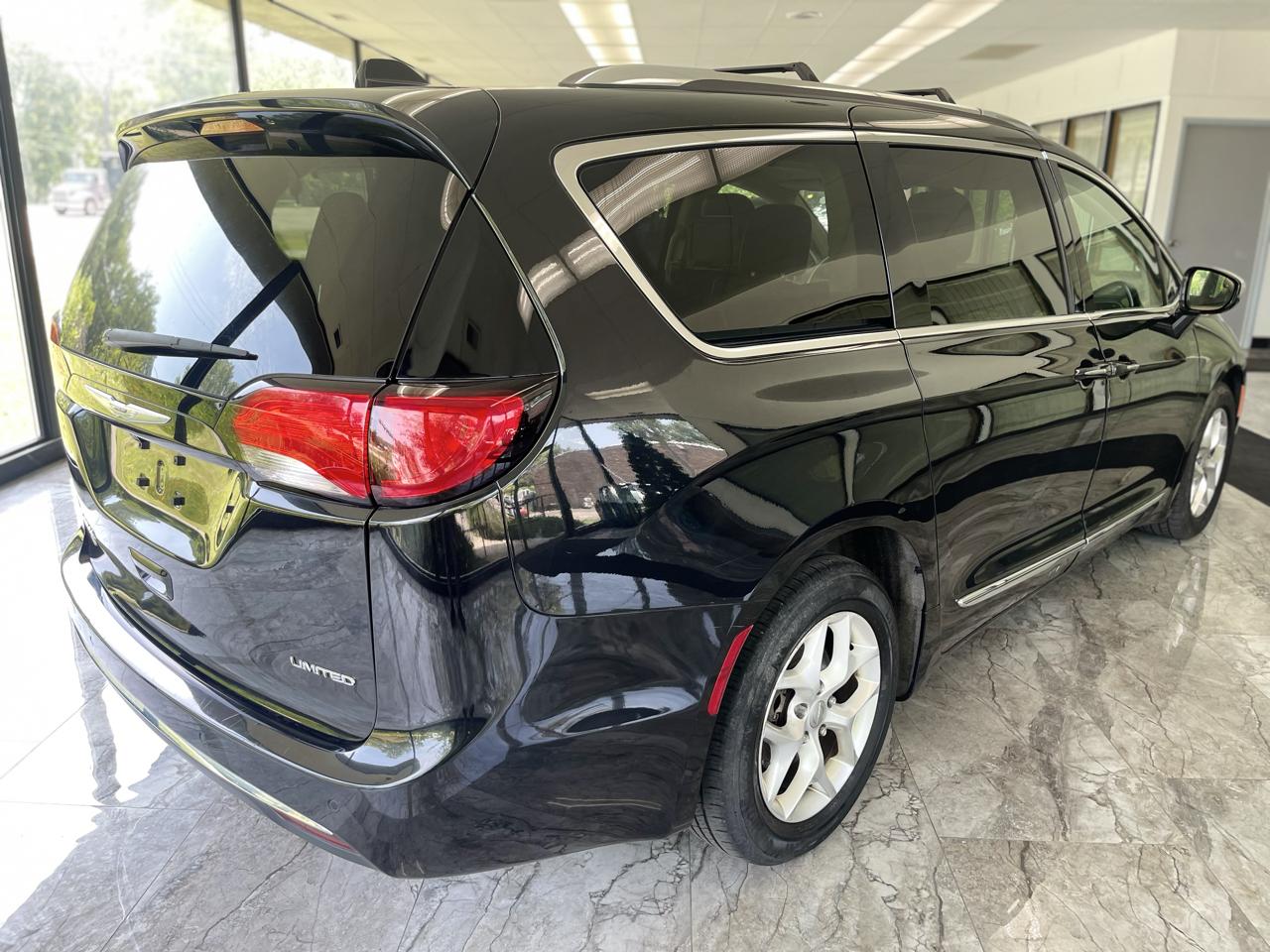 Chrysler Pacifica Limited 2020