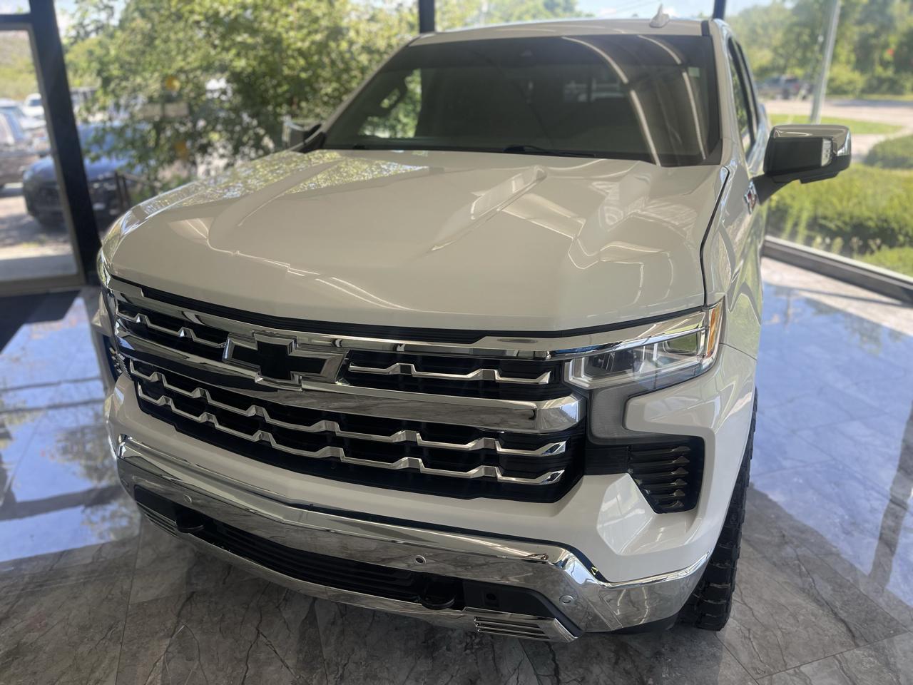 Chevrolet Silverado 1500 LTZ Crew Cab 4WD 2024