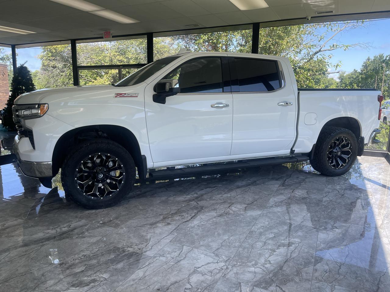 Chevrolet Silverado 1500 LTZ Crew Cab 4WD 2024