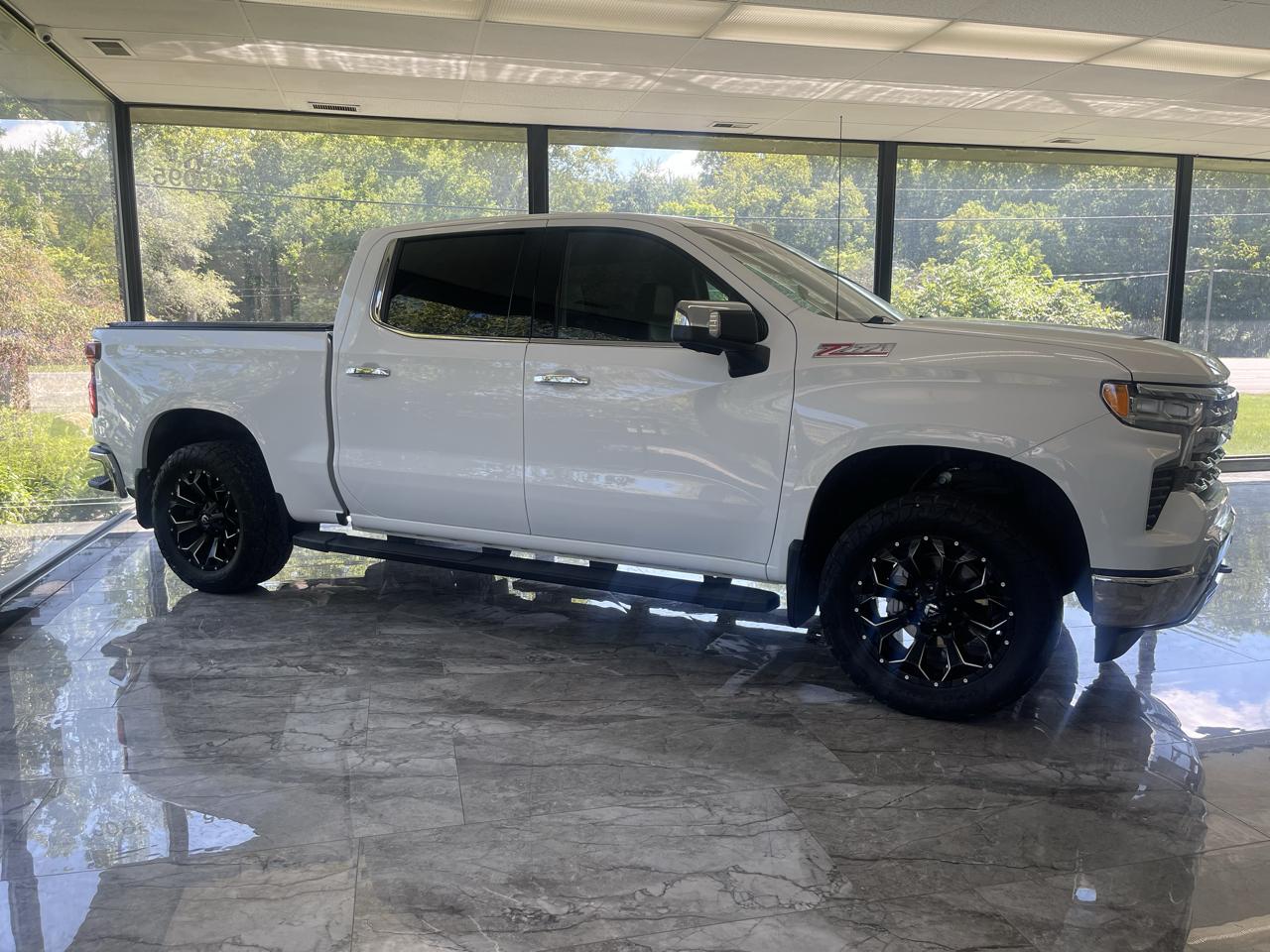 Chevrolet Silverado 1500 LTZ Crew Cab 4WD 2024