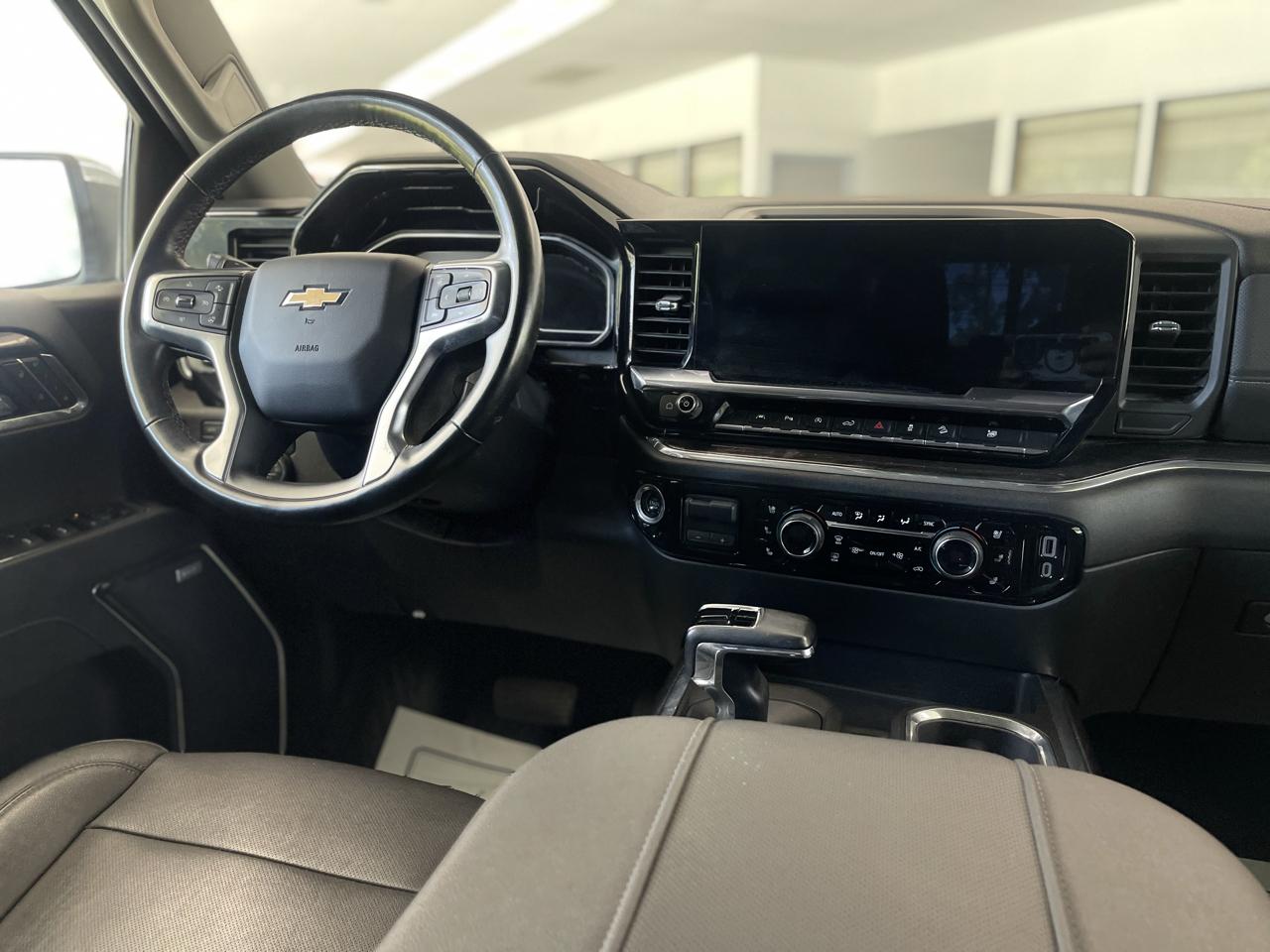 Chevrolet Silverado 1500 LTZ Crew Cab 4WD 2024