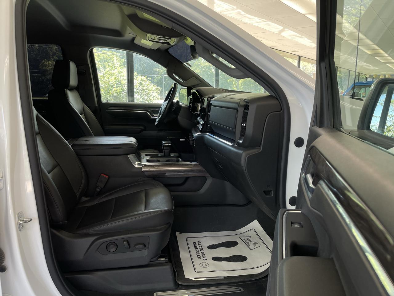 Chevrolet Silverado 1500 LTZ Crew Cab 4WD 2024